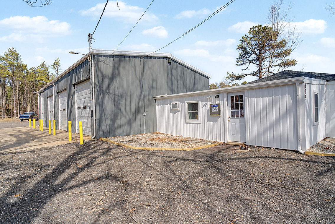 Exterior Photo of Superior Automotive